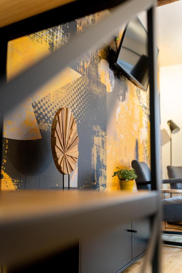 Ardenne Bnb Gite Urbain Avec Terrasse มาร์ช-อ็อง-เฟเมน ภายนอก รูปภาพ