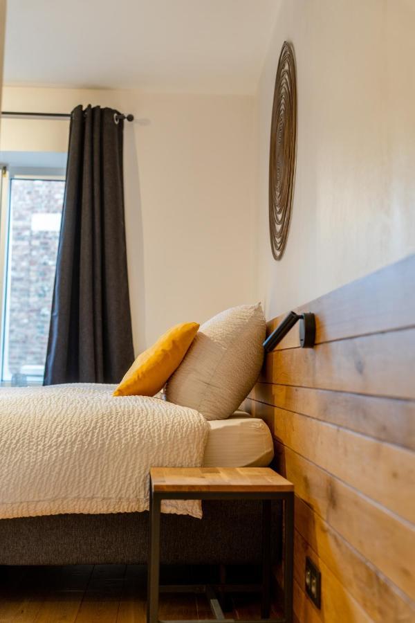 Ardenne Bnb Gite Urbain Avec Terrasse มาร์ช-อ็อง-เฟเมน ภายนอก รูปภาพ